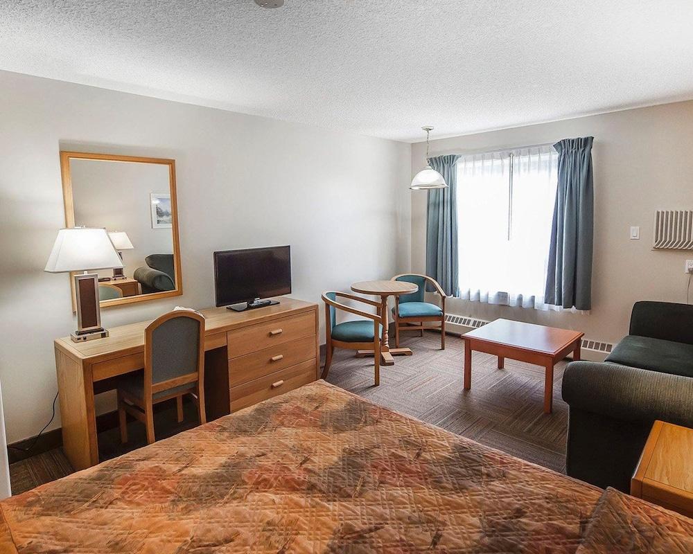 Coast Hinton Hotel Екстер'єр фото