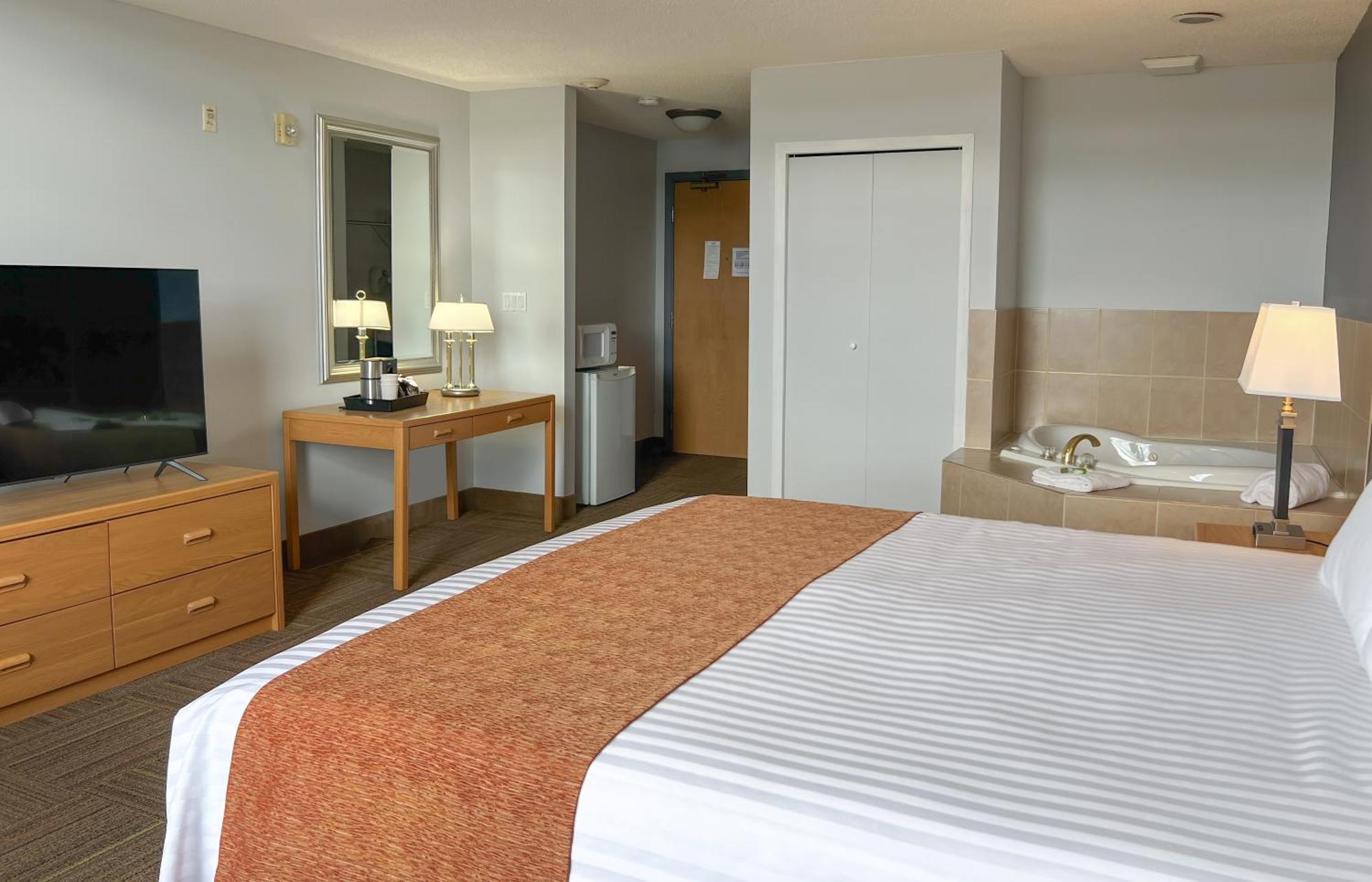Coast Hinton Hotel Екстер'єр фото
