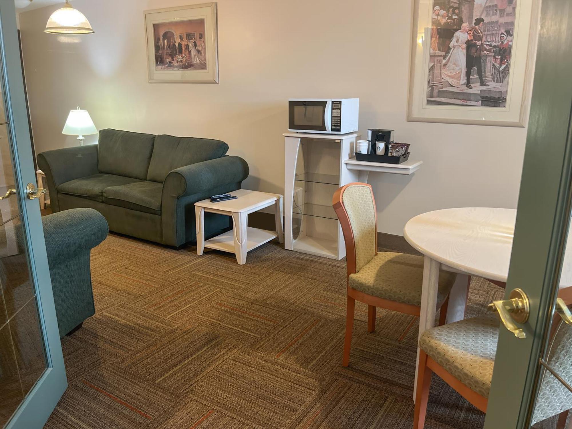 Coast Hinton Hotel Екстер'єр фото