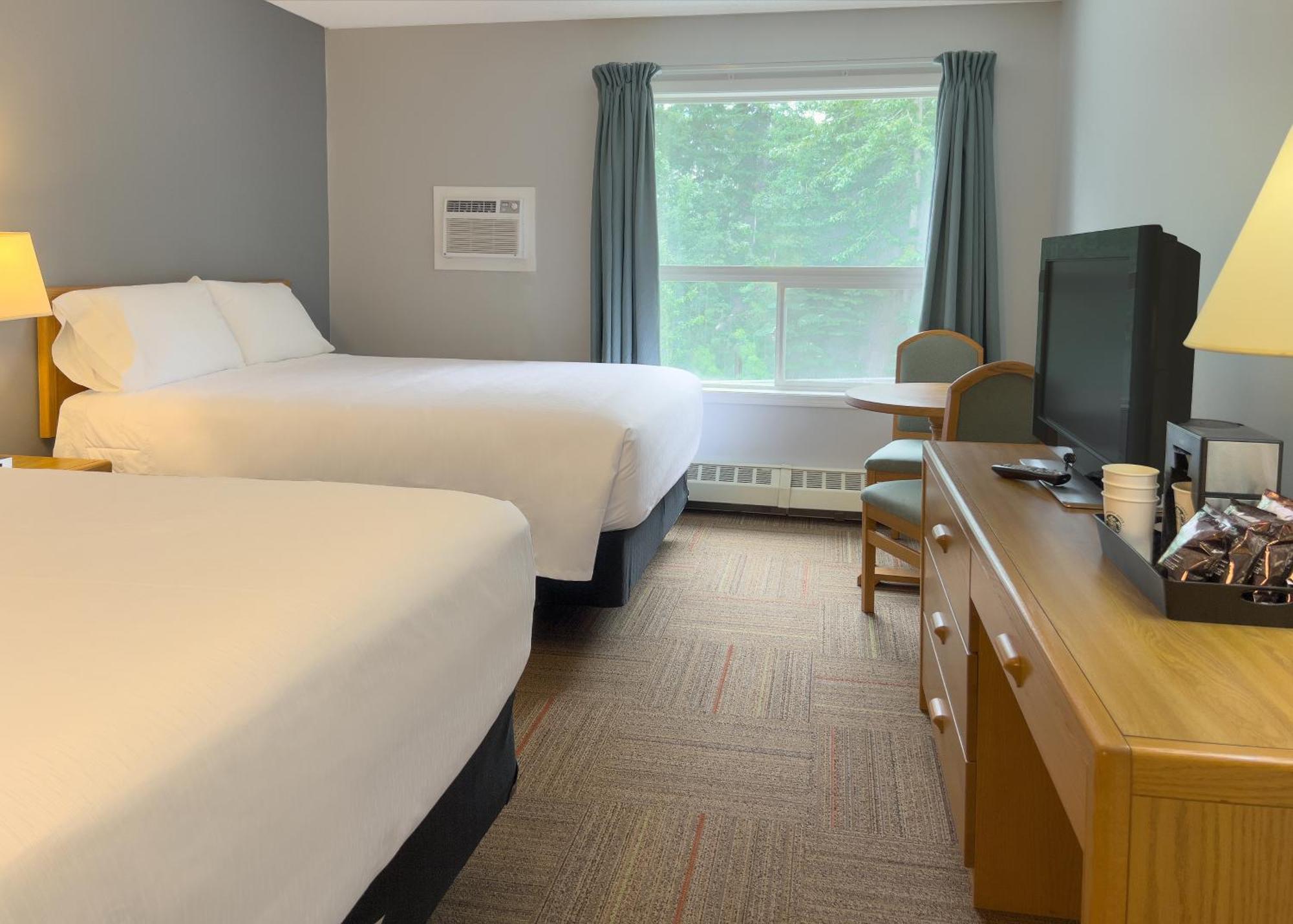 Coast Hinton Hotel Екстер'єр фото