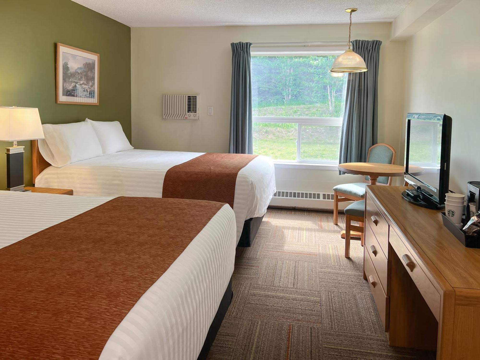 Coast Hinton Hotel Екстер'єр фото