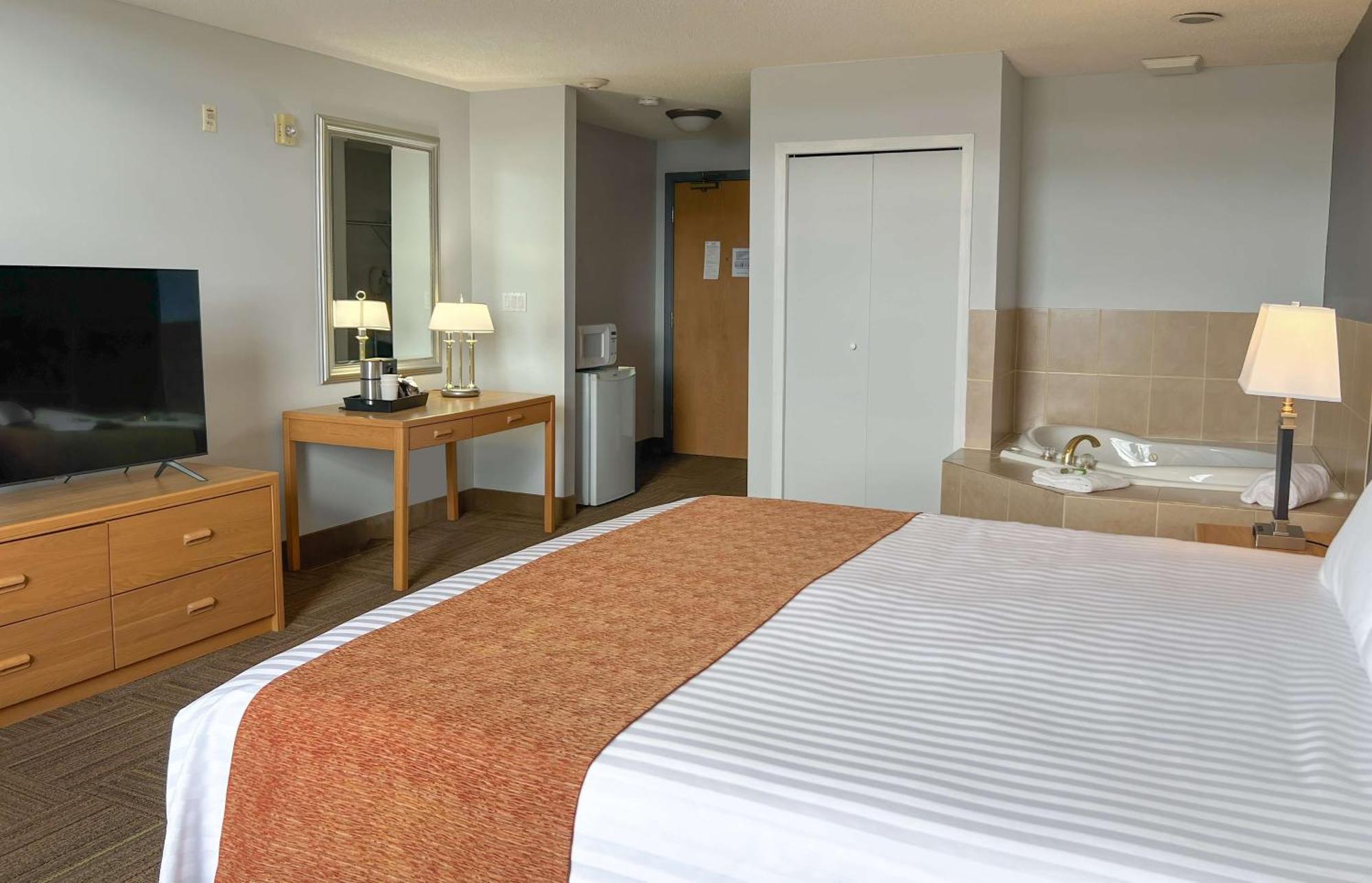 Coast Hinton Hotel Екстер'єр фото