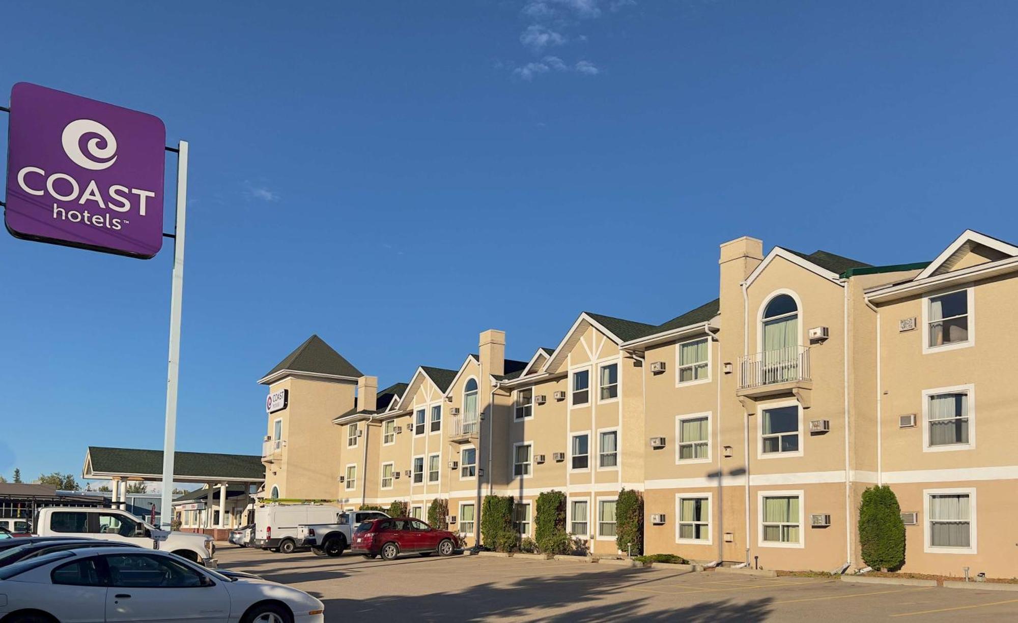 Coast Hinton Hotel Екстер'єр фото